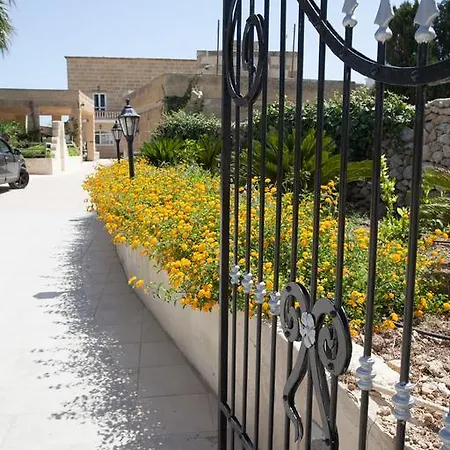 Bernardette Villa *